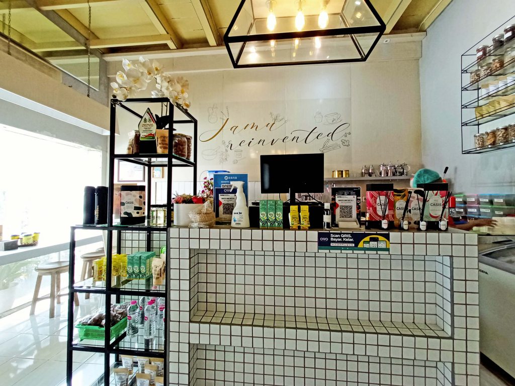 Sop Gurame Mbak Lili: Rahasia Rasa yang Bikin Warga Cilacap Rela Antre